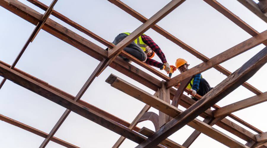 Professional gutter cleaning services in Laona, WI